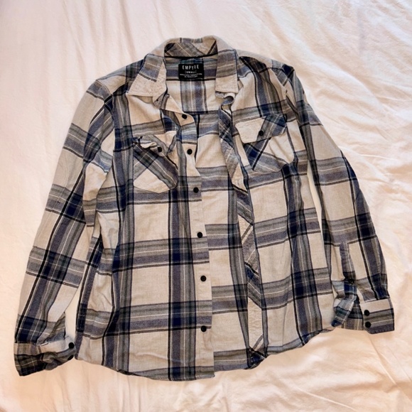 Empyre Small Button Up - Picture 2 of 3